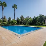Sunny House With Jacuzzi And Pool By Hostwise Σπίτι διακοπών *