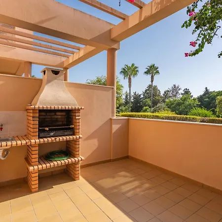 Sunny House With Jacuzzi And Pool By Hostwise *