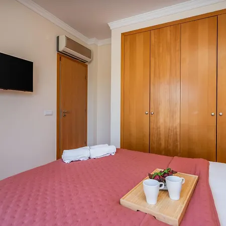 Sunny House With Jacuzzi And Pool By Hostwise Hébergement de vacances *