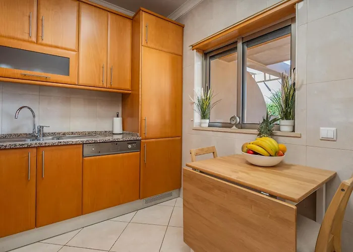 Sunny House With Jacuzzi And Pool By Hostwise Holiday home Albufeira