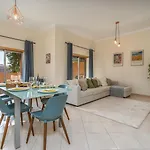 Semesterbostad Sunny House With Jacuzzi And Pool By Hostwise