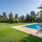 Semesterbostad Sunny House With Jacuzzi And Pool By Hostwise