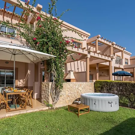 Sunny House With Jacuzzi And Pool By Hostwise Dom wakacyjny Albufeira